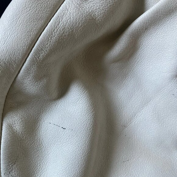 The Coach Soho Lynn Buckle Leather Shoulder Bag - Picture 4 of 7